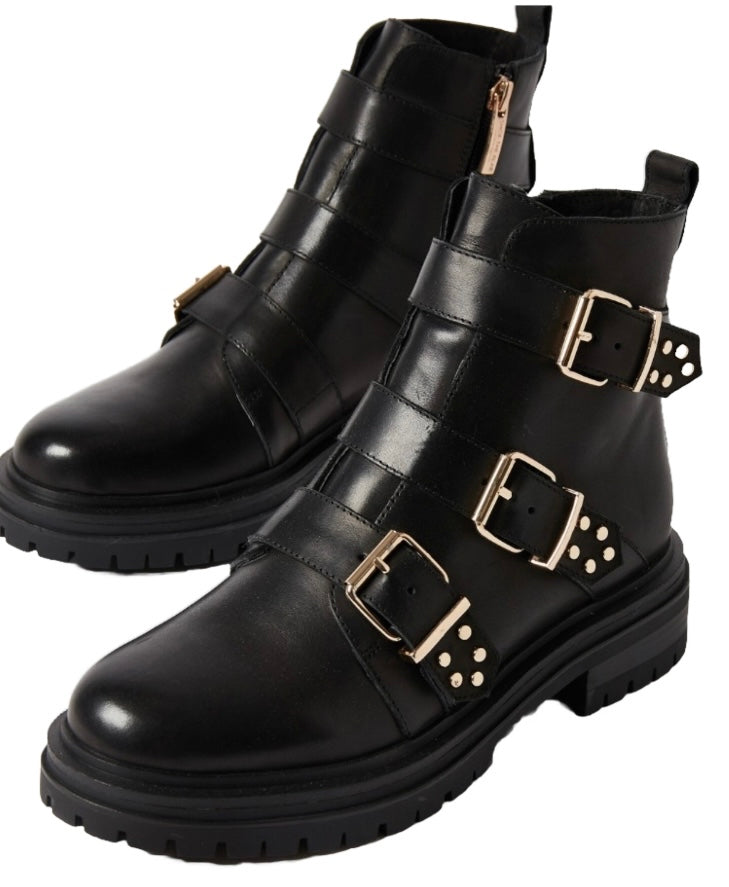 Shoe the Bear Buckle Boots